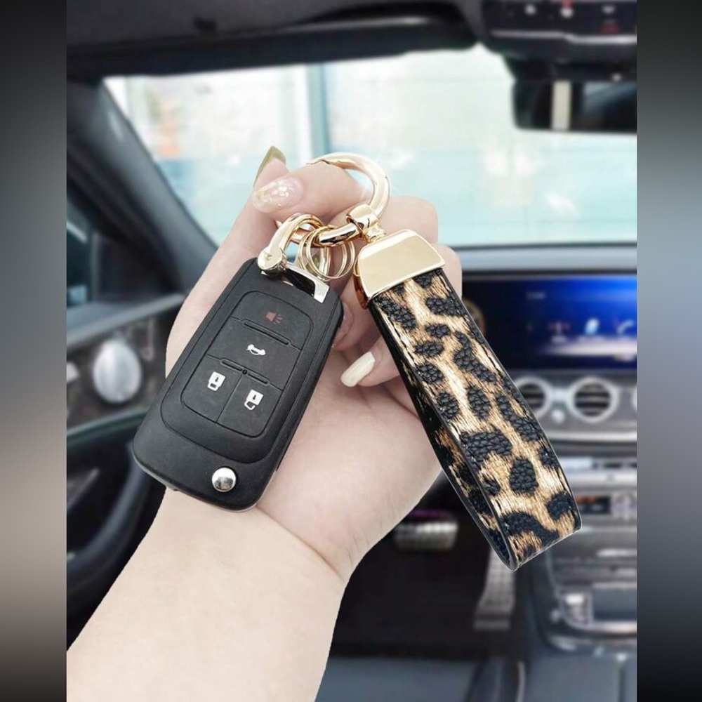 Leopard Print Keychain